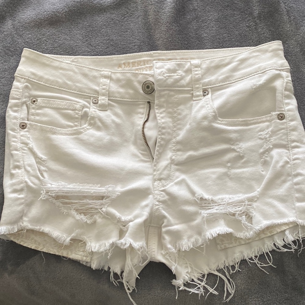 American Eagle High Rise Shortie White in size 8